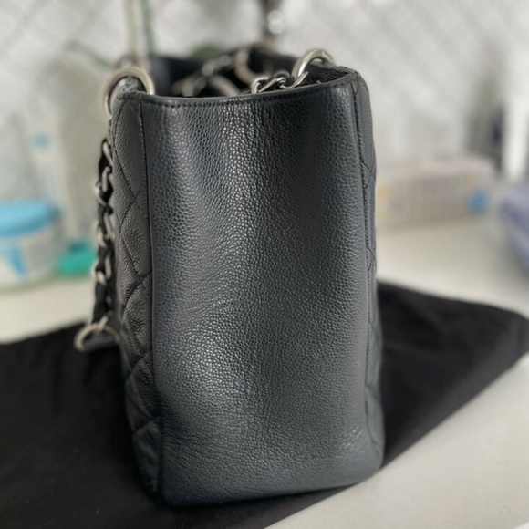 100% Authentic Chanel GST Back caviar Tote, Silver - Picture 4 of 14